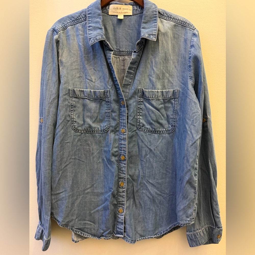 Cloth & Stone Light Blue Chambray Denim Top Soft Button Down Collar Anthro
